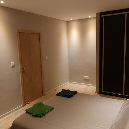 Beachfront Amazing New Apartment Limassol Exterior foto